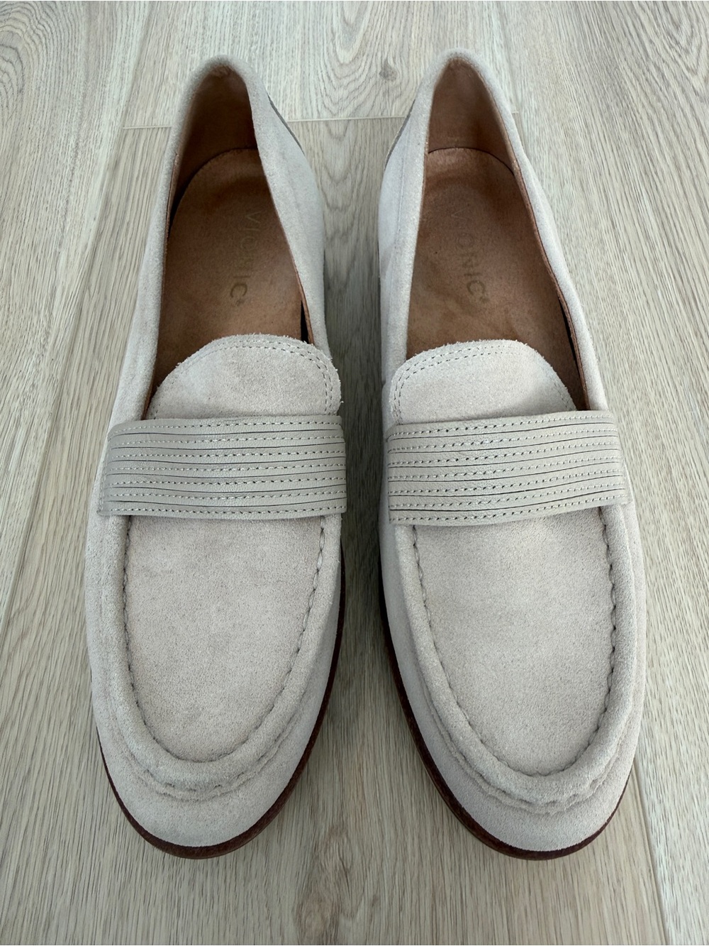 Vionic Ivory Beige Suede Slip On Loafers Stitched Band Comfort Flats 8.5